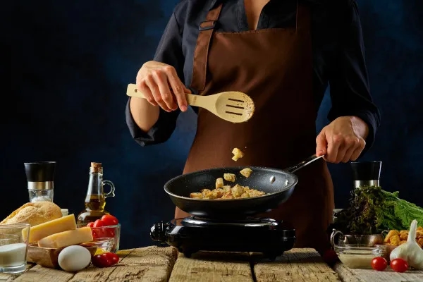 Jak zrobić grzanki do zupy na patelni - proste przepisy i triki smakowe