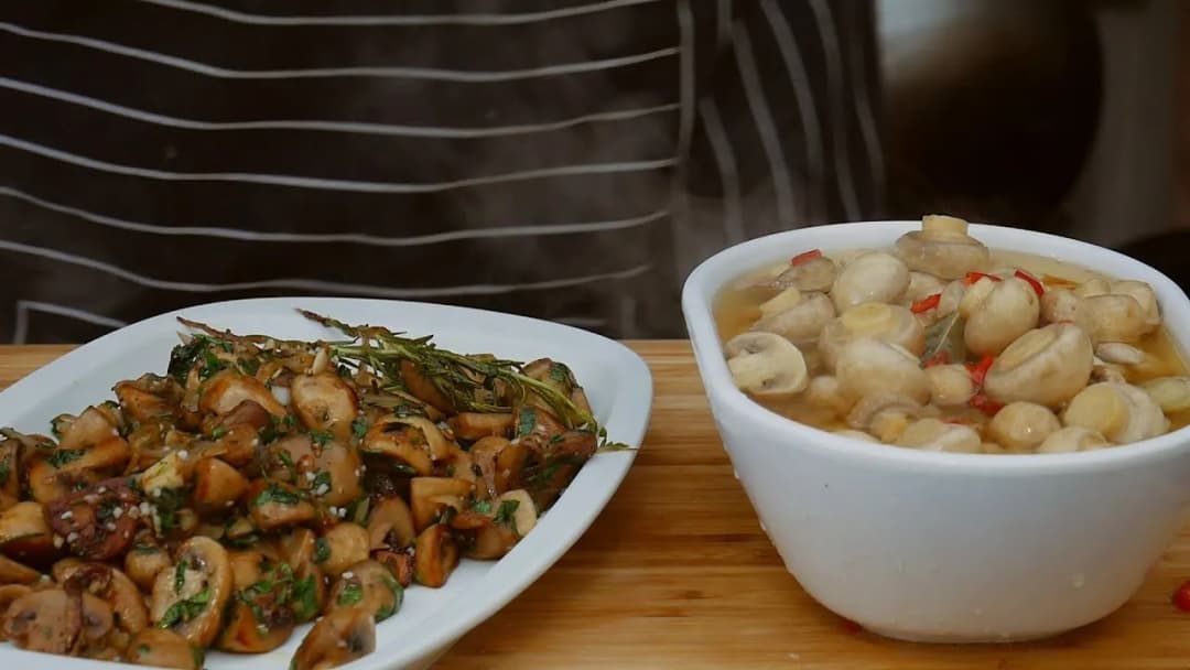 Jak gotować pieczarki do sałatki, aby uniknąć rozczarowania smakiem